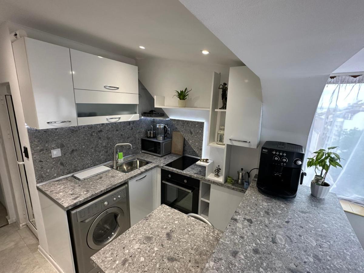 Lovely Studio In Burgas Exterior photo